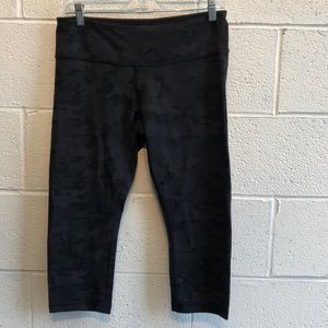 lululemon athletica Pants - Lululemon black camo legging, sz 10, 61995 lululemon athletica Pants - Lululemon black camo legging, sz 10, 61995
